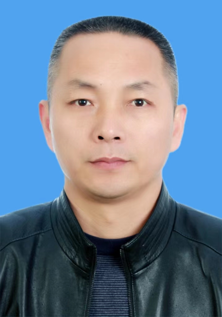 林亚平&emsp;党组成员、三级调研员